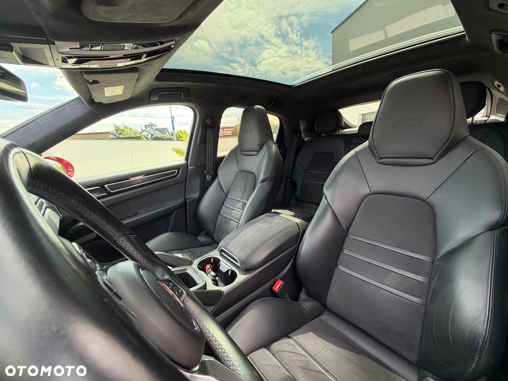 Porsche Cayenne - 16