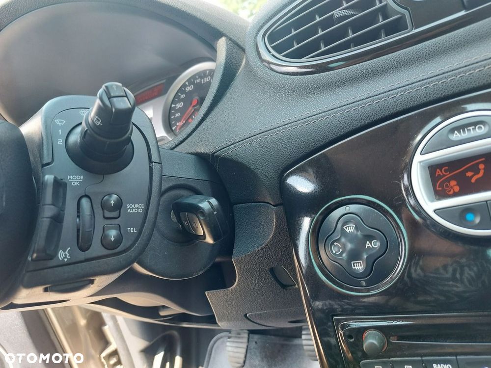 Renault Clio - 23