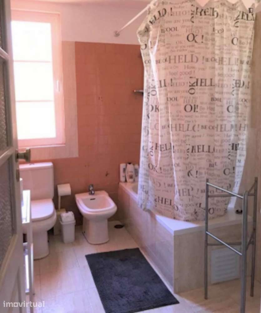 Quarto - localizado em Alameda Lisbon - Grande imagem: 4/5