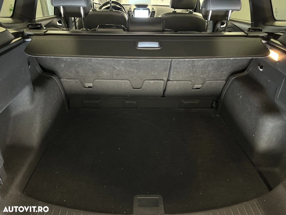 Ford Kuga 2.0 TDCi 4WD Powershift ST-Line - 15