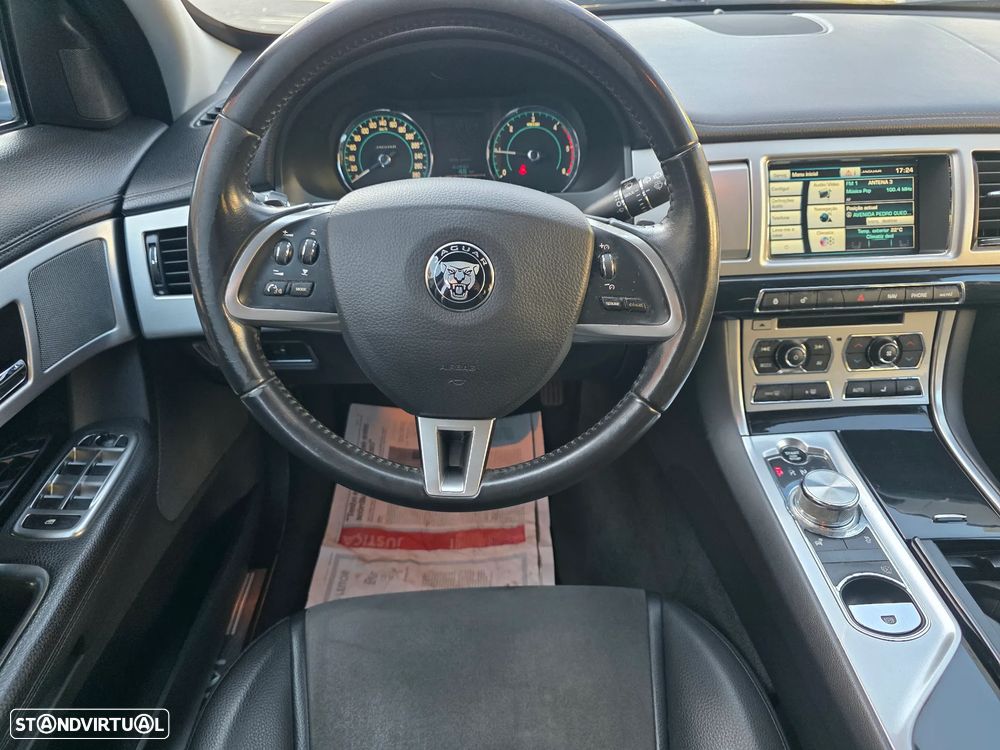 Jaguar XF Sportbrake 2.2 - 12