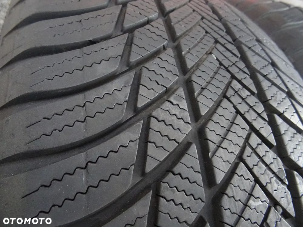 225/55/R18 102V Bridgestone Blizzak LM001 - 3