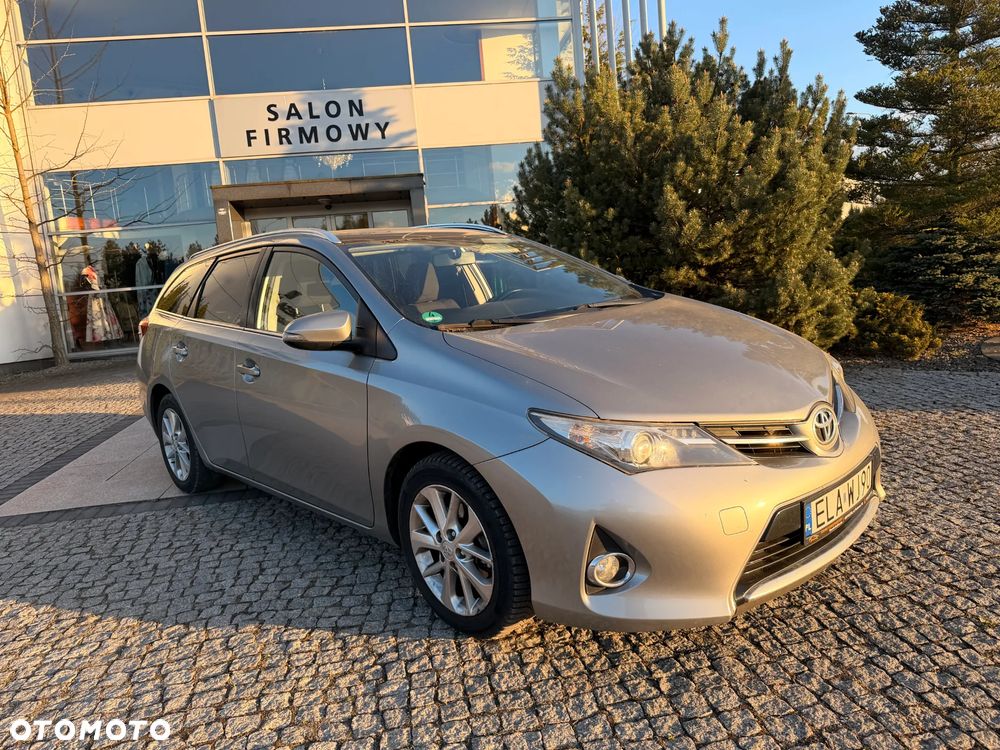 Toyota Auris 1.6 Executive - 2