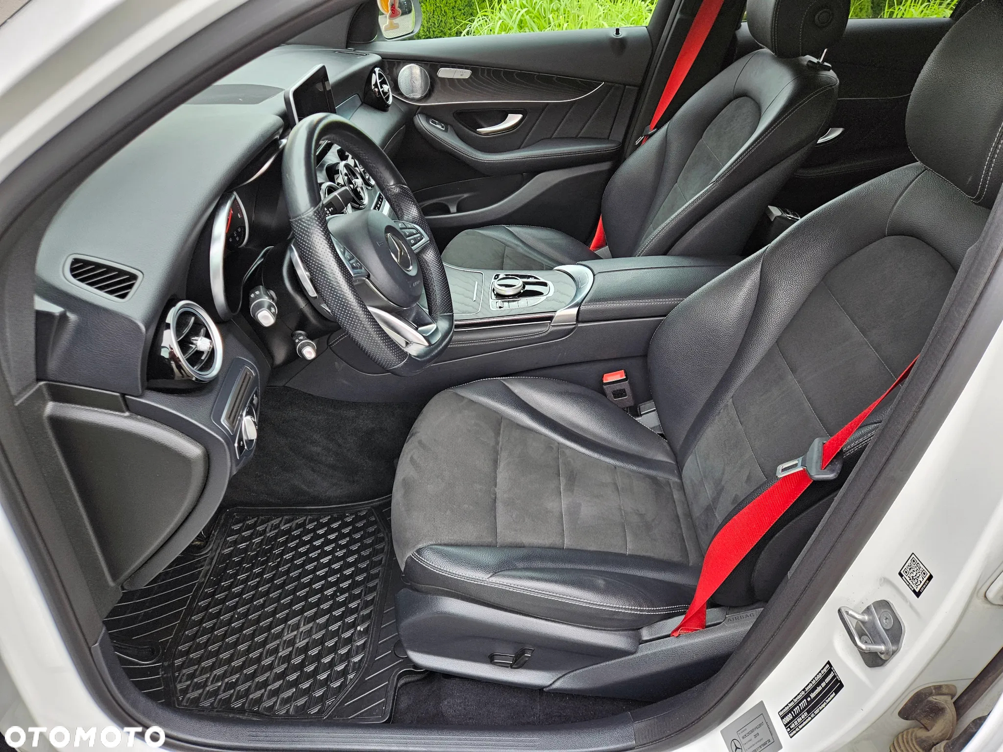Mercedes-Benz GLC 220 d Coupe 4Matic 9G-TRONIC AMG Line - 29