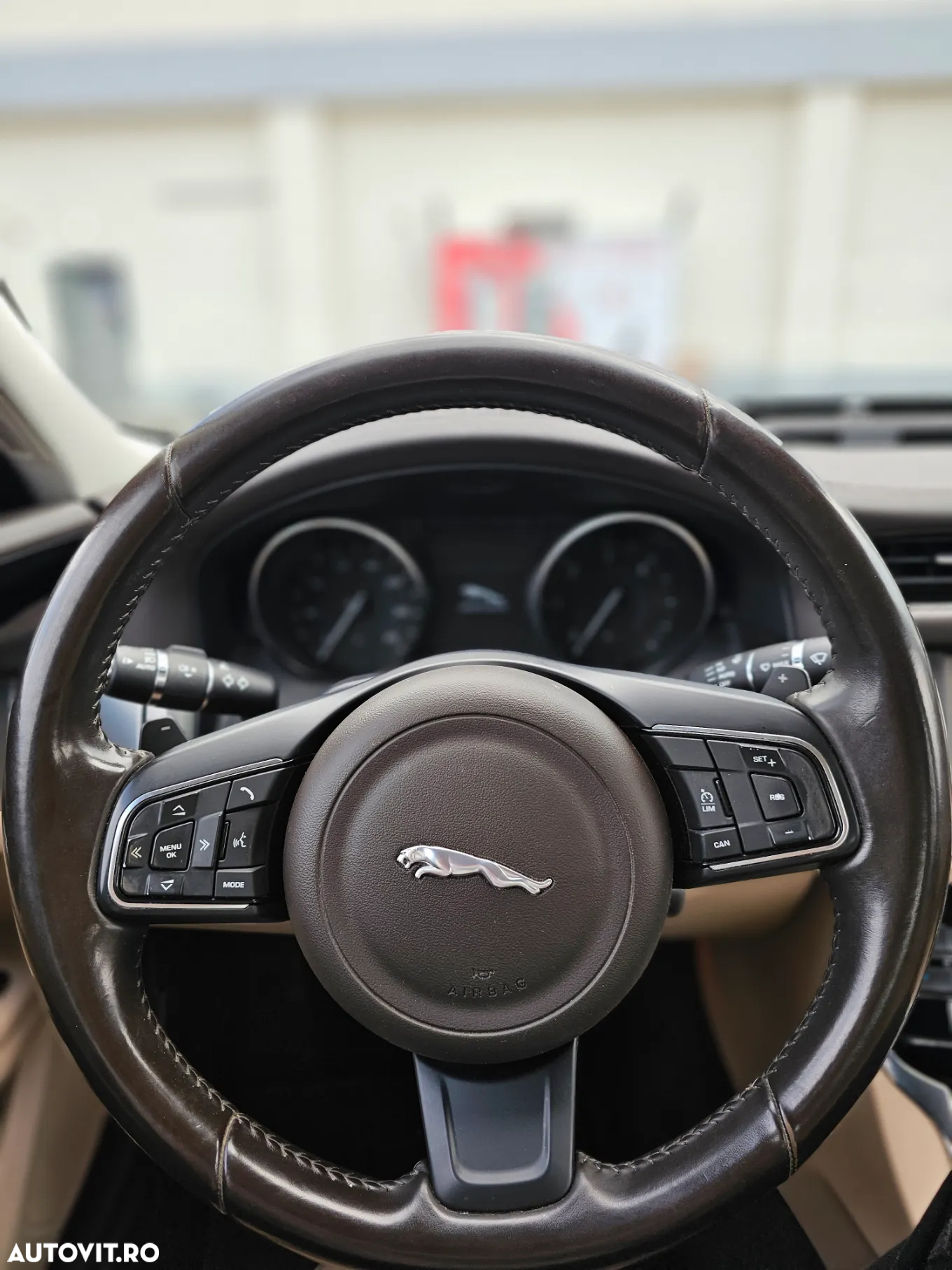 Jaguar XF 20d RWD E-Performance Prestige - 10