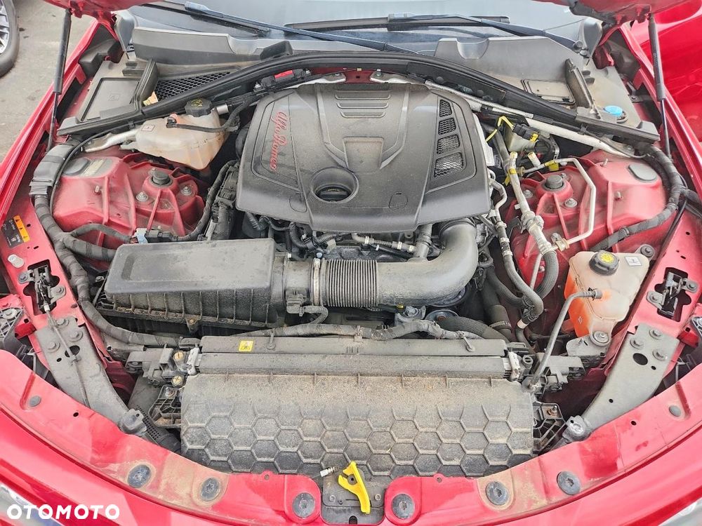 Alfa Romeo Giulia 2.0 Turbo 16V AT8-Q4 Ti - 12