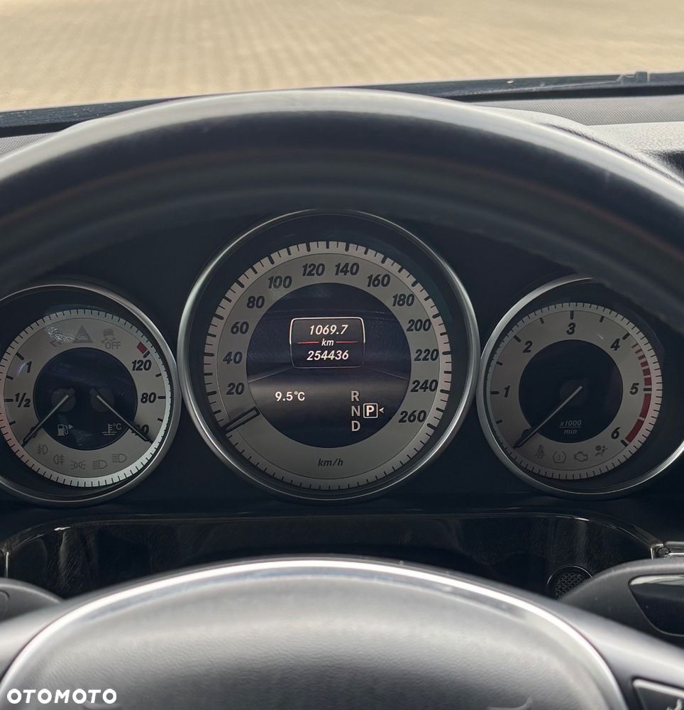 Mercedes-Benz Klasa E 250 CDI 7G-TRONIC Avantgarde - 12