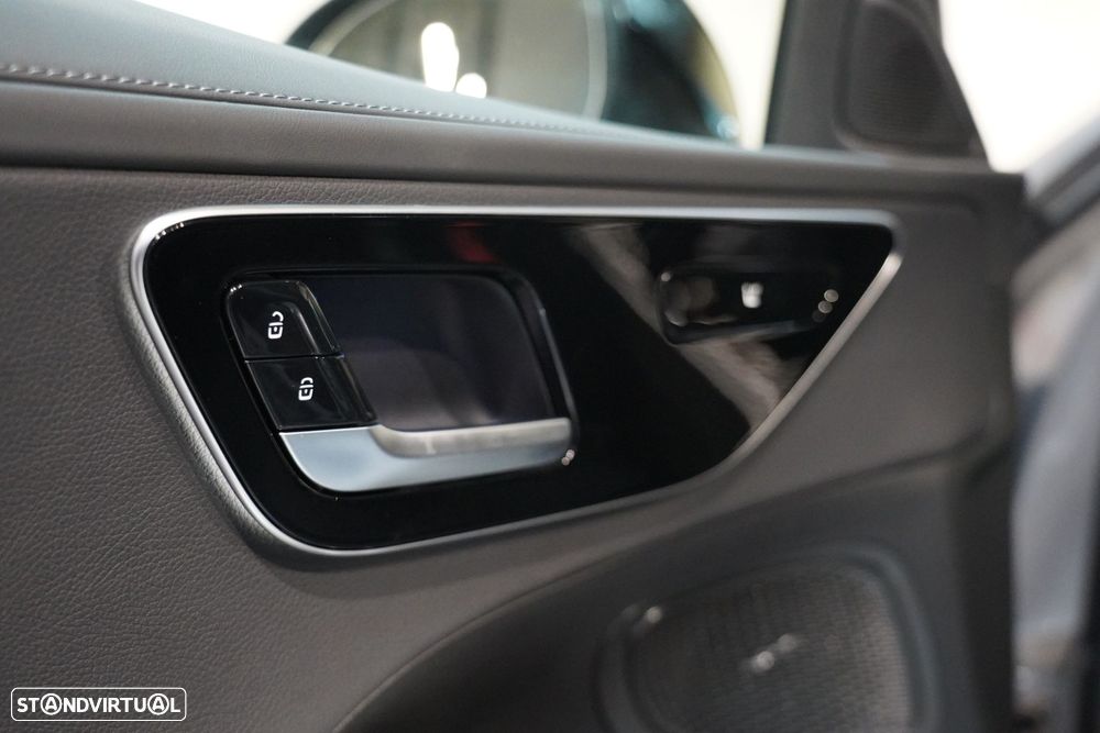 Mercedes-Benz C 300 d AMG Line - 24