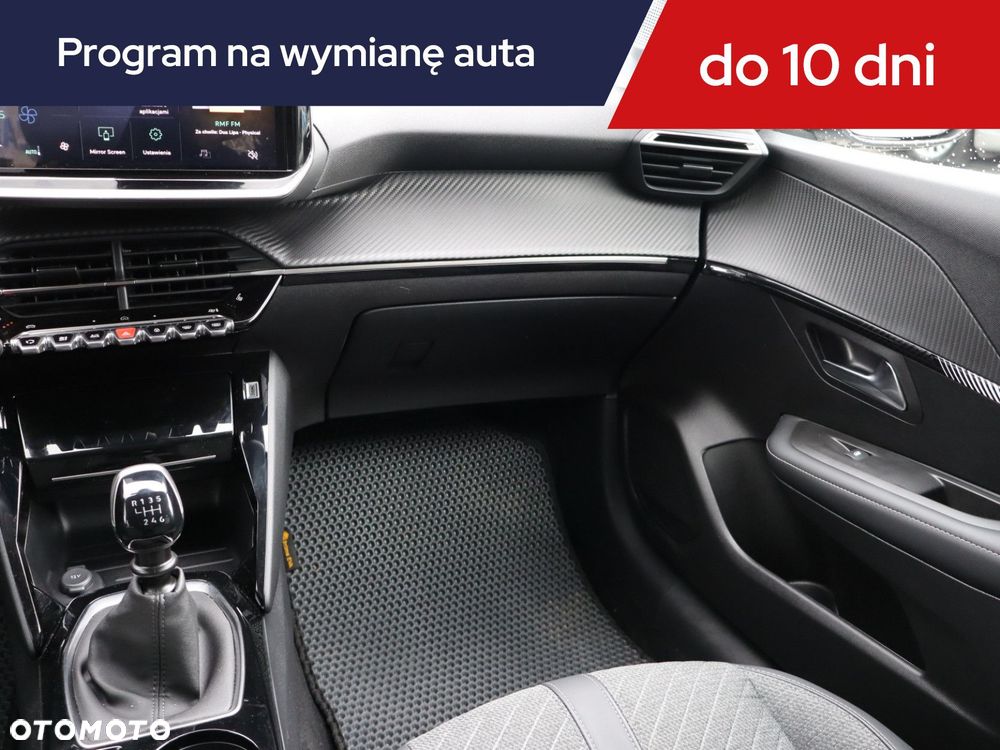 Peugeot 208 - 10
