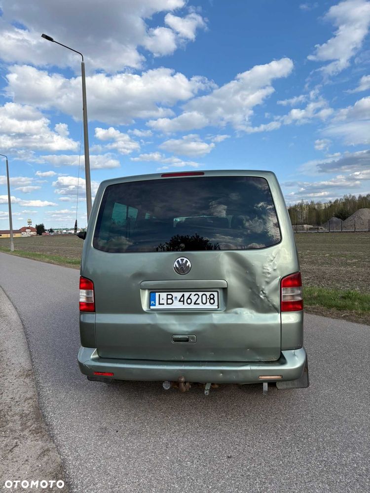 Volkswagen Caravelle - 8
