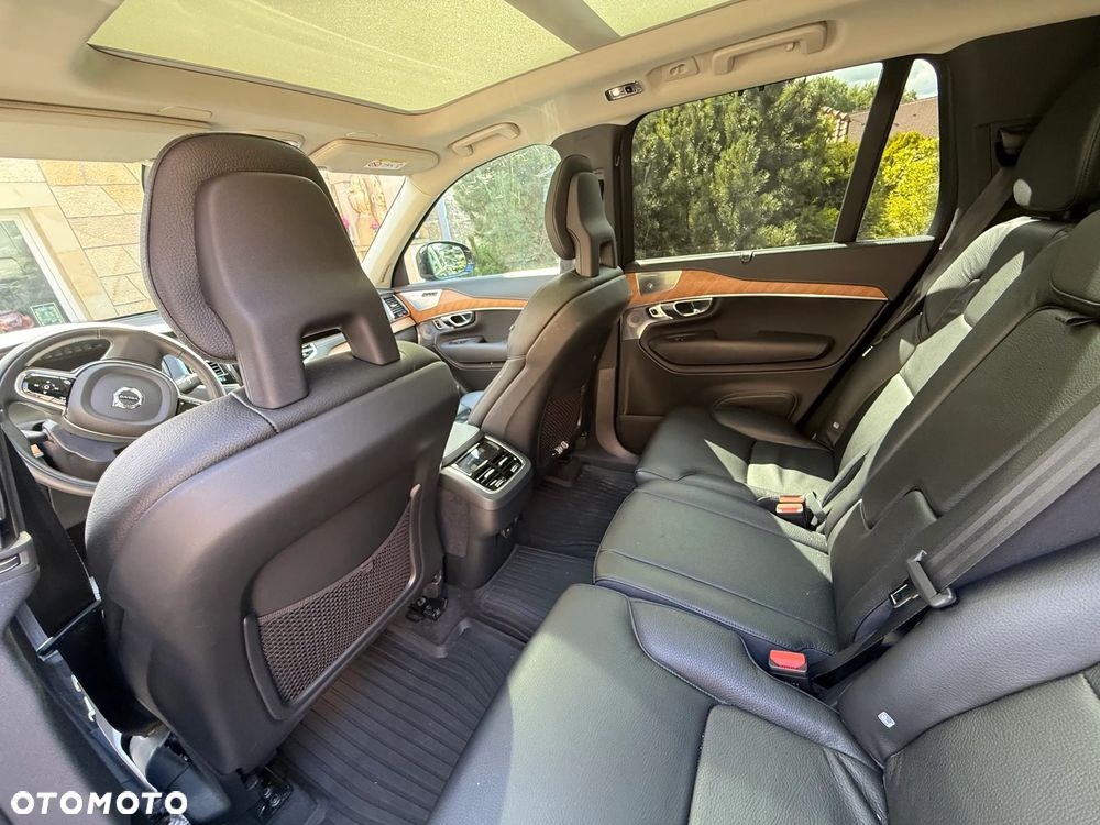 Volvo XC 90 - 9