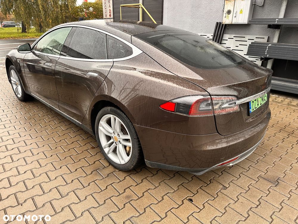 Tesla Model S Standard - 6
