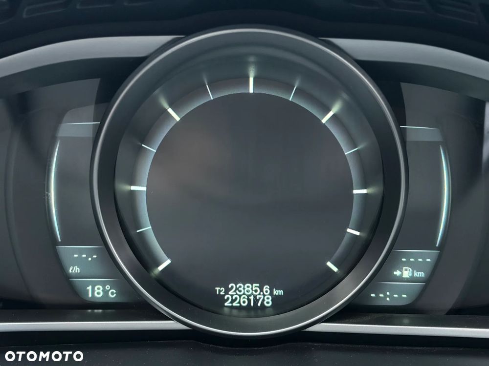 Volvo V40 D2 Momentum - 7