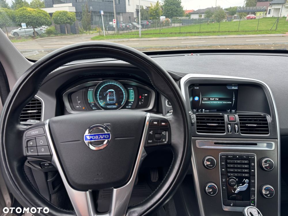 Volvo XC 60 D4 AWD Momentum - 11