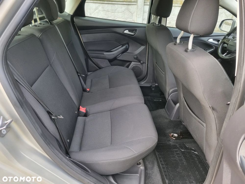 Ford Focus 1.0 EcoBoost Ambiente - 16