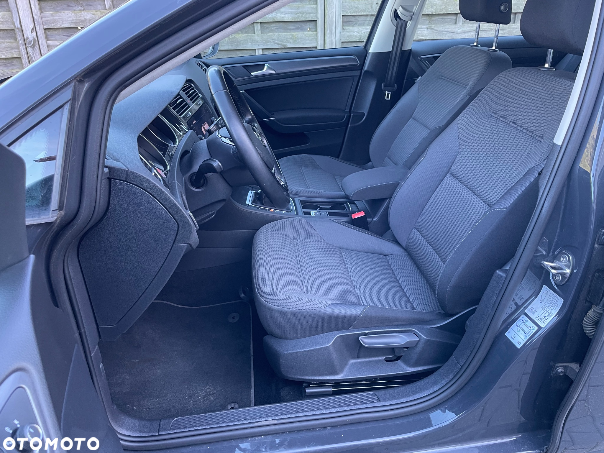 Volkswagen Golf - 12