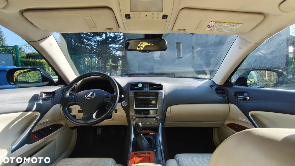 Lexus IS 220 D Elegance - 11