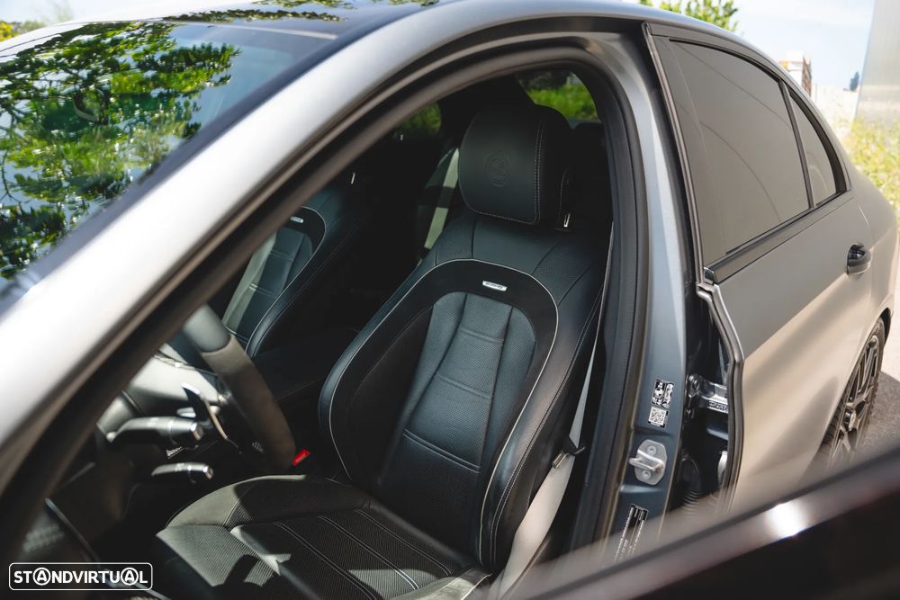 Mercedes-Benz E 63 AMG S 4-Matic+ - 33