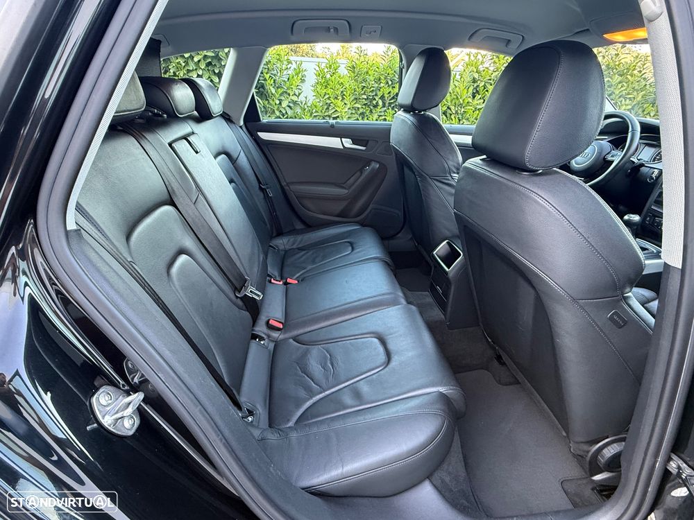 Audi A4 Avant 2.0 TDI DPF S line Sport Pack - 31