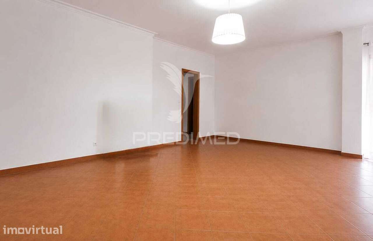 Apartamento T3 com Garagem para 2 Carros e Arrecadação - Grande imagem: 4/20