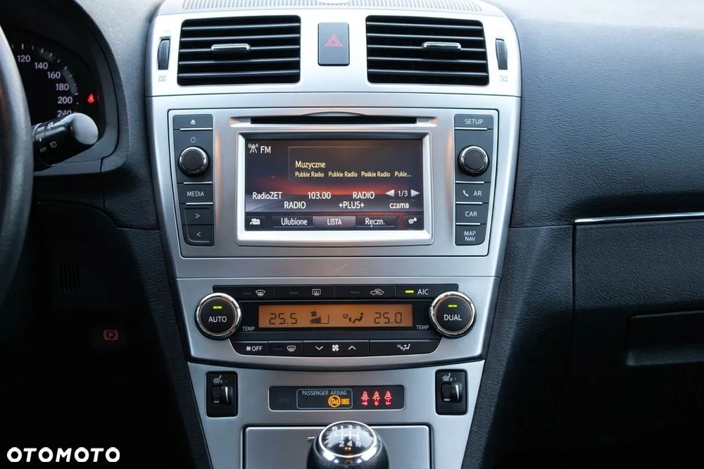 Toyota Avensis 1.8 Premium - 15