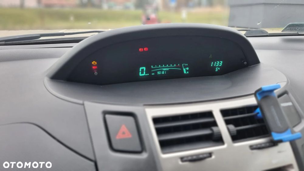 Toyota Yaris 1.33 Sol - 11