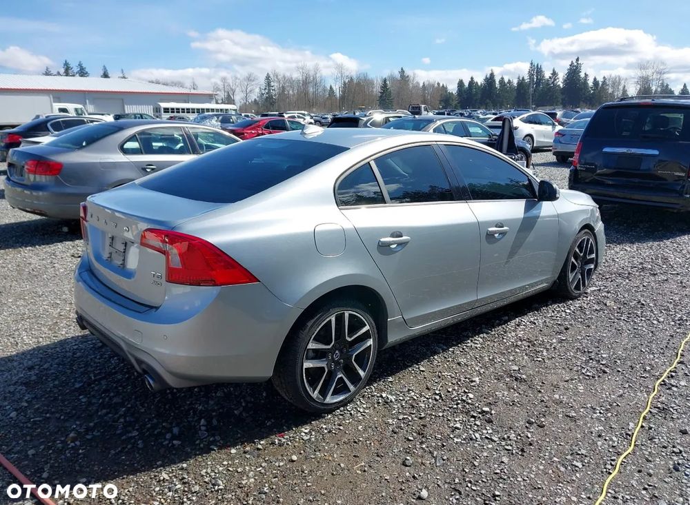 Volvo S60 - 5