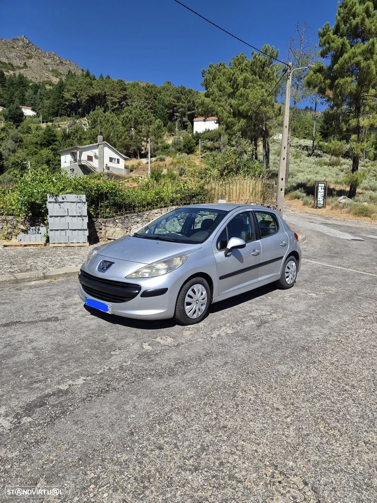 Peugeot 207 1.4 HDi Urban - 2