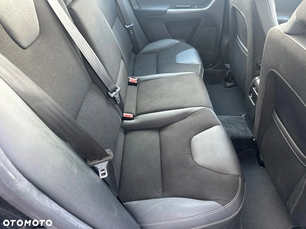 Volvo XC 60 D4 Momentum - 19