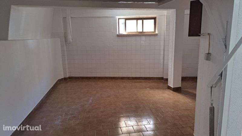 Box fechada com janela - Grande imagem: 4/4