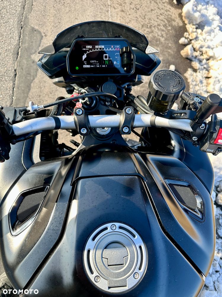 Yamaha MT - 9