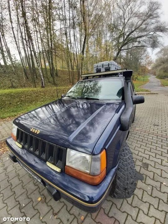 Jeep Grand Cherokee - 22