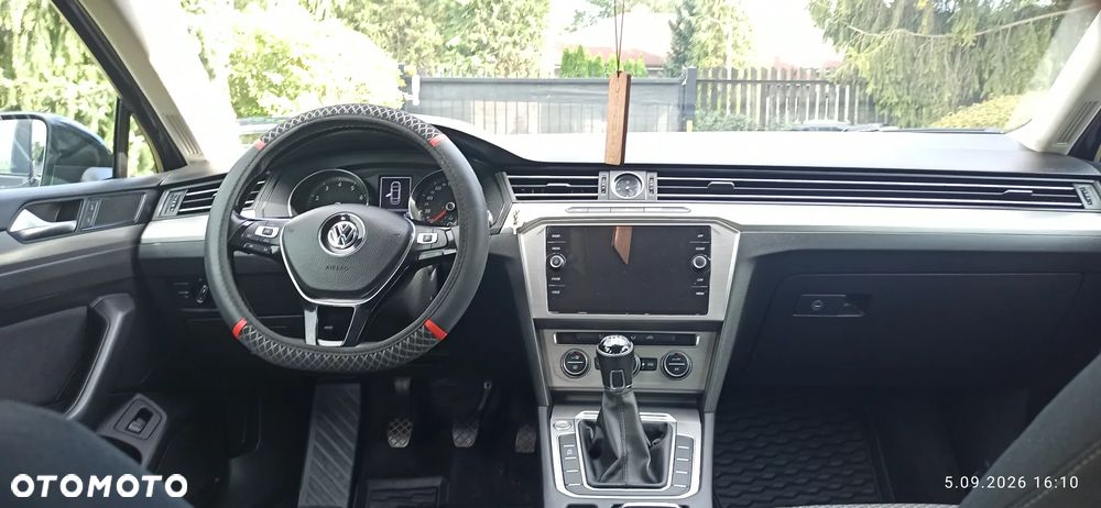 Volkswagen Passat - 13