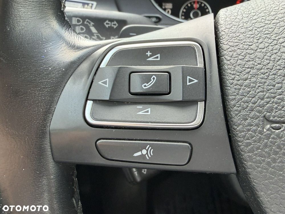 Volkswagen Passat - 28