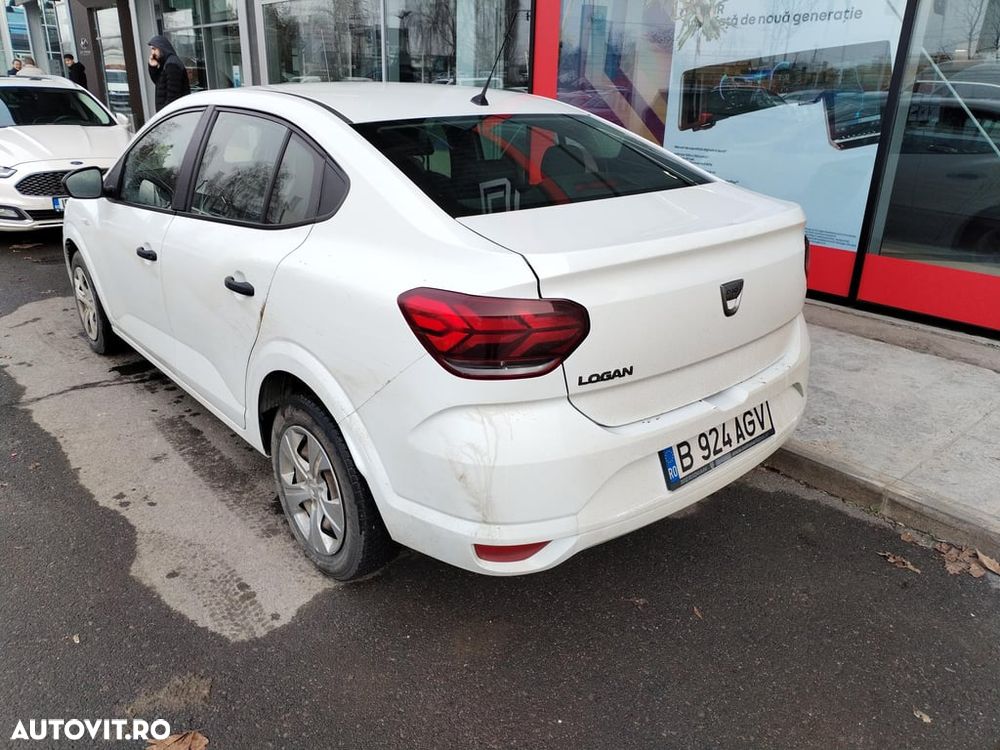 Dacia Logan TCe 90 Essential - 4