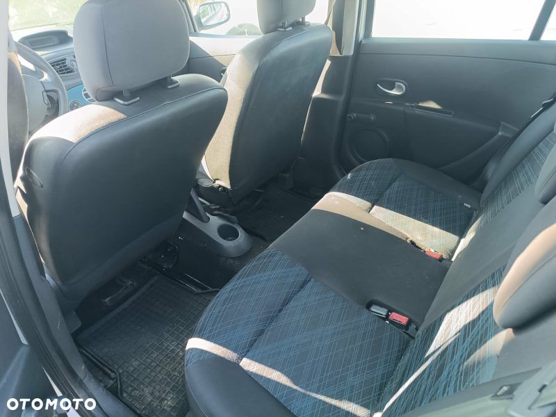 Renault Clio 1.5 dCi Authentique - 8