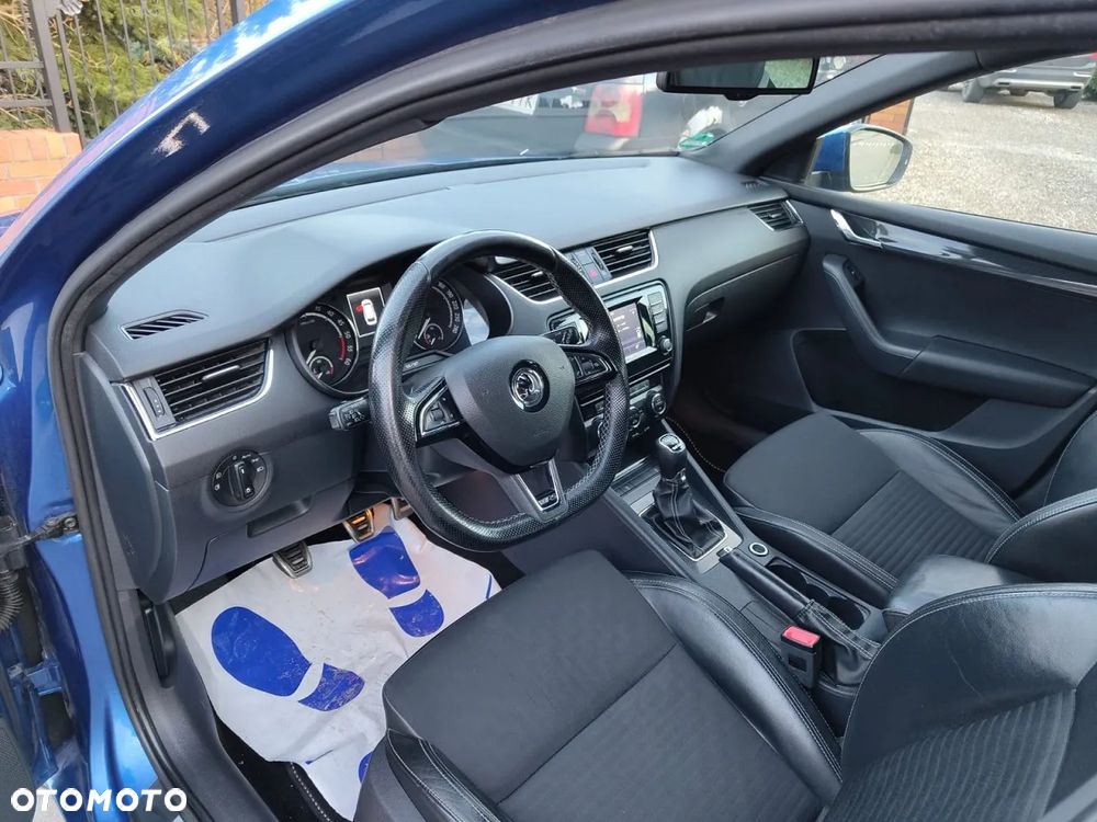 Skoda Octavia Combi 2.0 TDI RS - 9