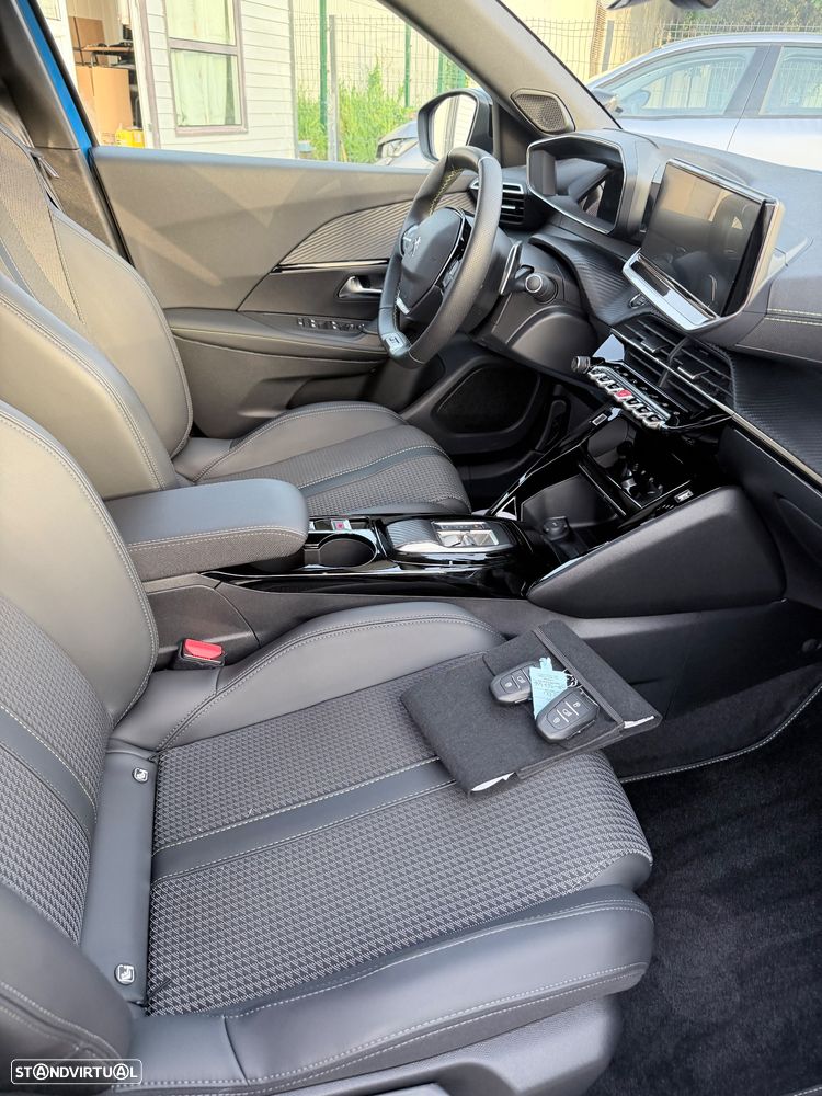 Peugeot 2008 1.2 PureTech GT Line EAT8 - 13