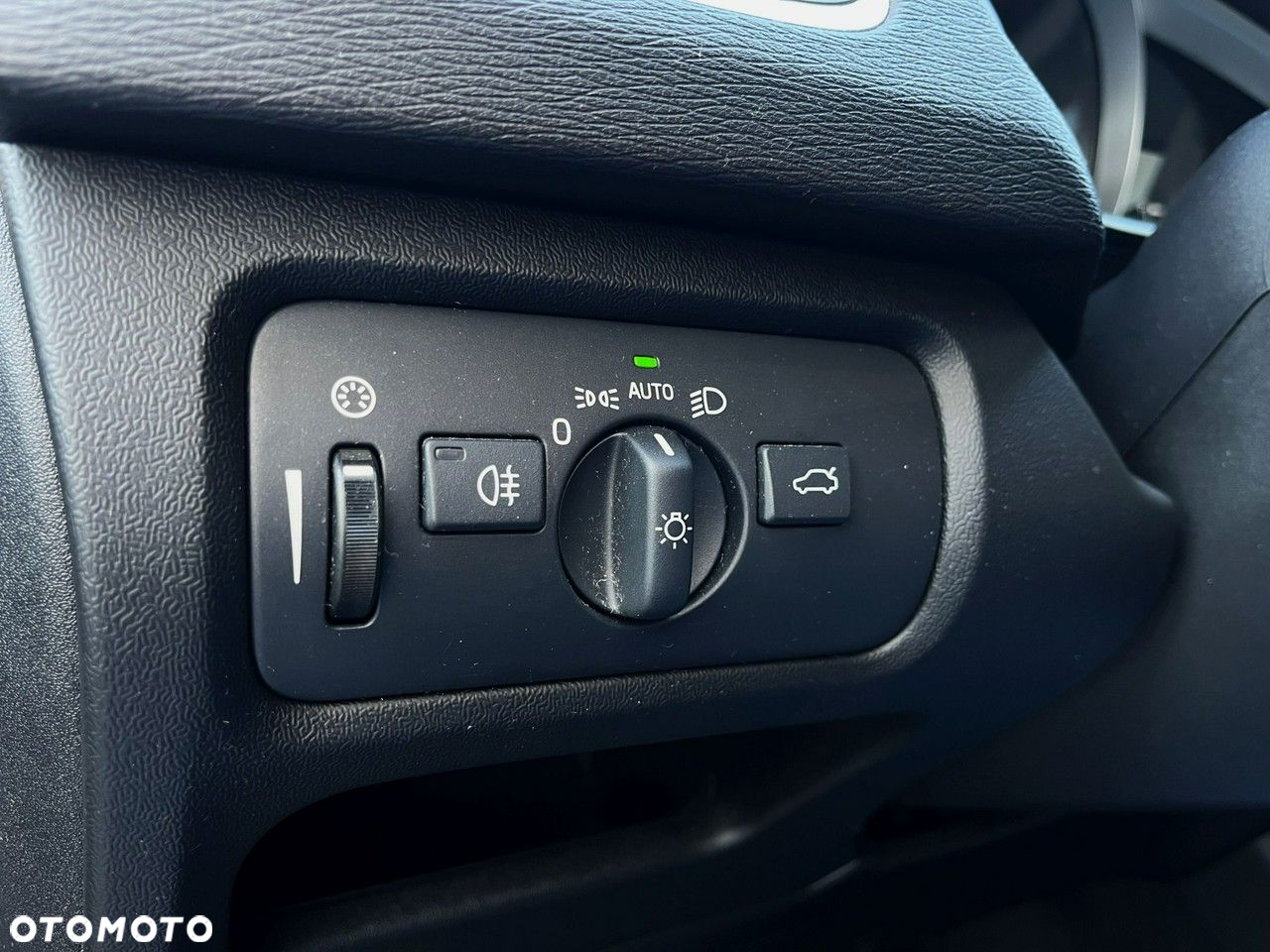 Volvo V40 T3 Geartronic RDesign - 16