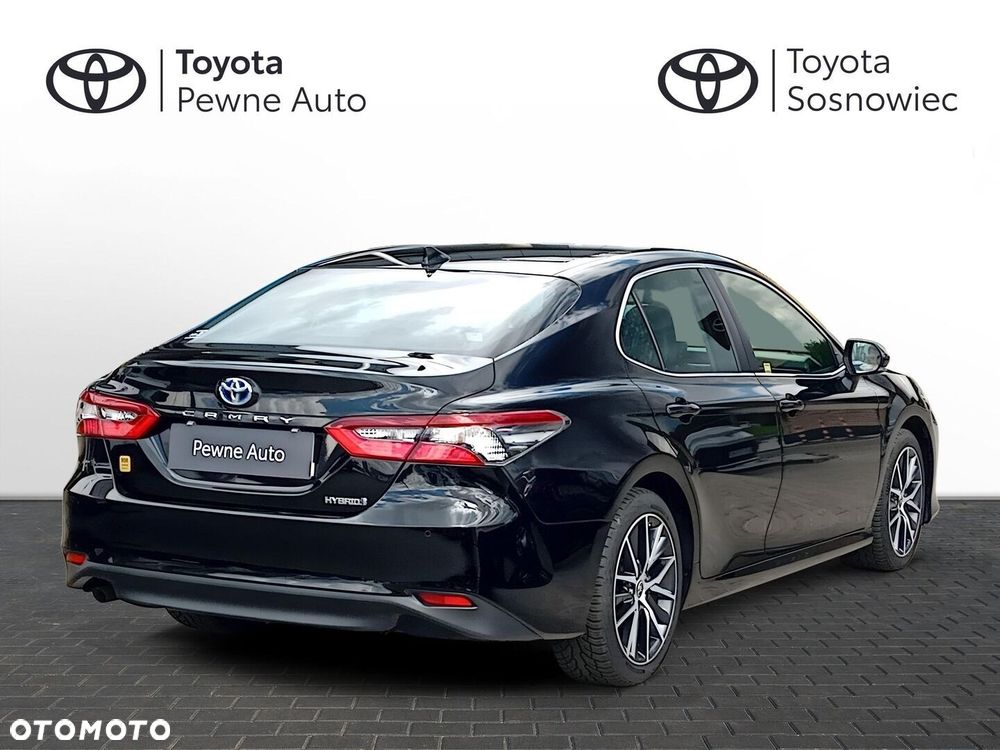 Toyota Camry - 6