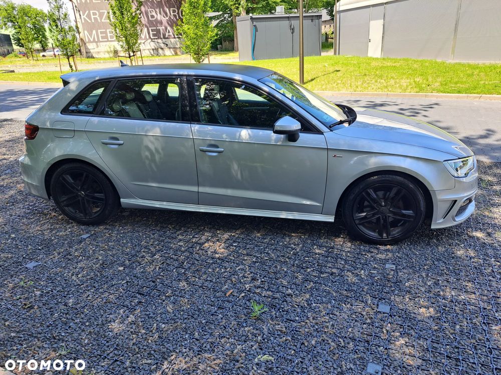 Audi A3 Sportback 1.6 TDI DPF S line Sportpaket - 4
