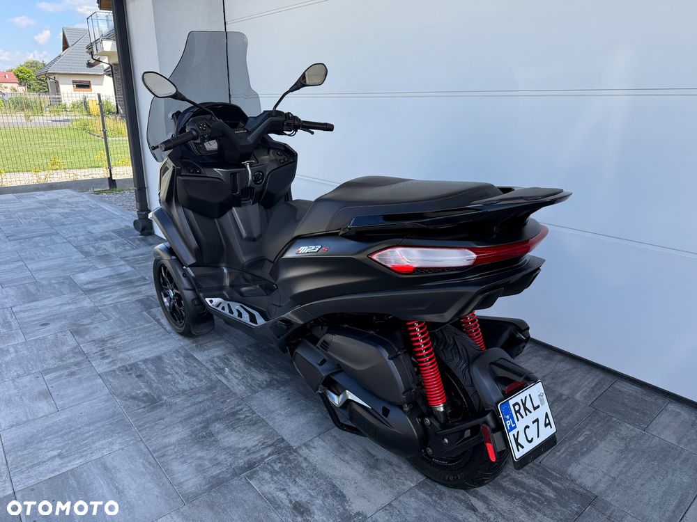 Piaggio MP-3 - 9