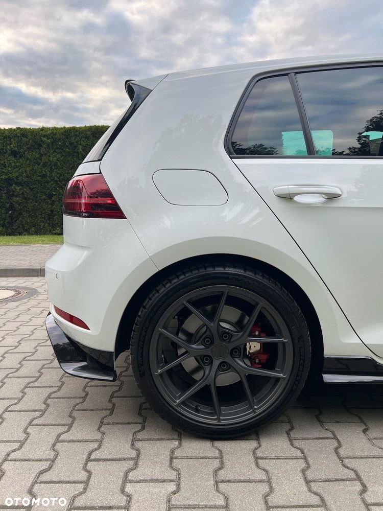 Volkswagen Golf - 6