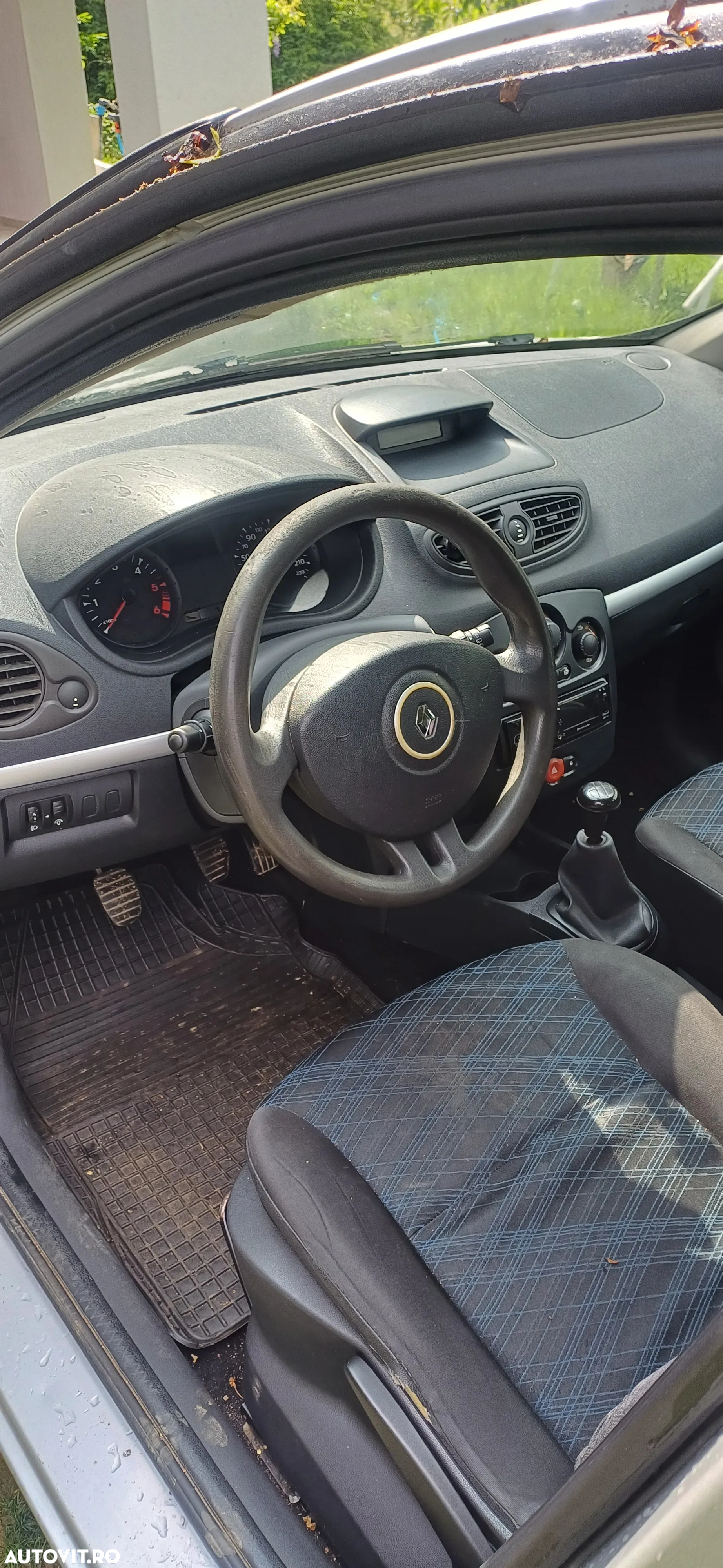Renault Clio - 11
