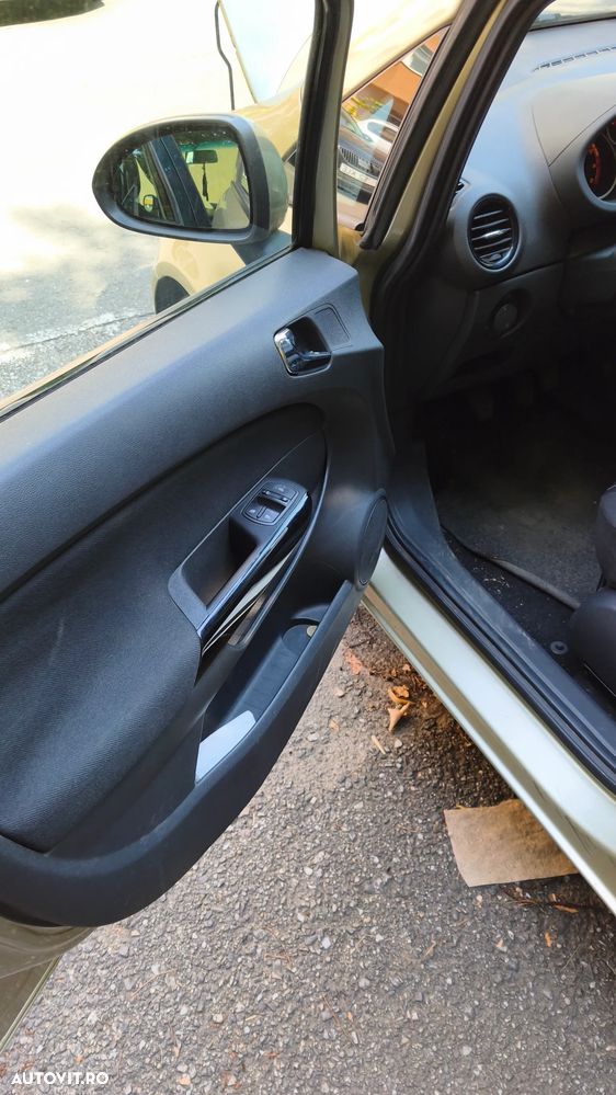 Opel Corsa 1.2i Cosmo - 4