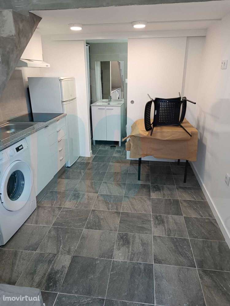 Prédio Rés do Chão | 2 Moradias Independentes | Pinheiro de Loures - Grande imagem: 2/20