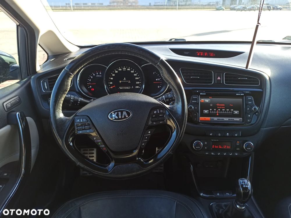 Kia Ceed 1.6 CRDi 128 Platinum Edition - 9