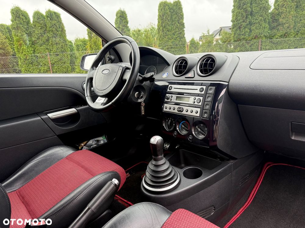 Ford Fiesta 2.0 ST - 5