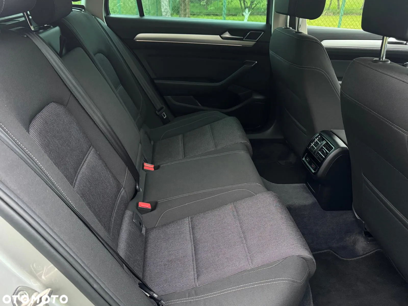 Volkswagen Passat Variant 1.8 TSI (BlueMotion Technology) DSG Comfortline - 19