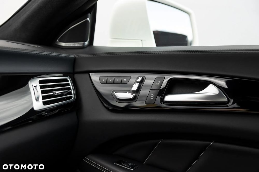Mercedes-Benz CLS - 26